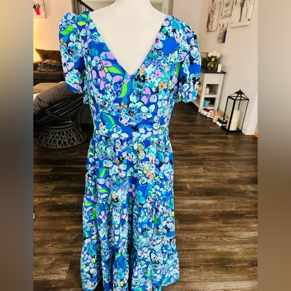 Lilly Pulitzer GRACE SHORT SLEEVE MID NWT BLUE GROTTO
TWILIGHT TROPICS